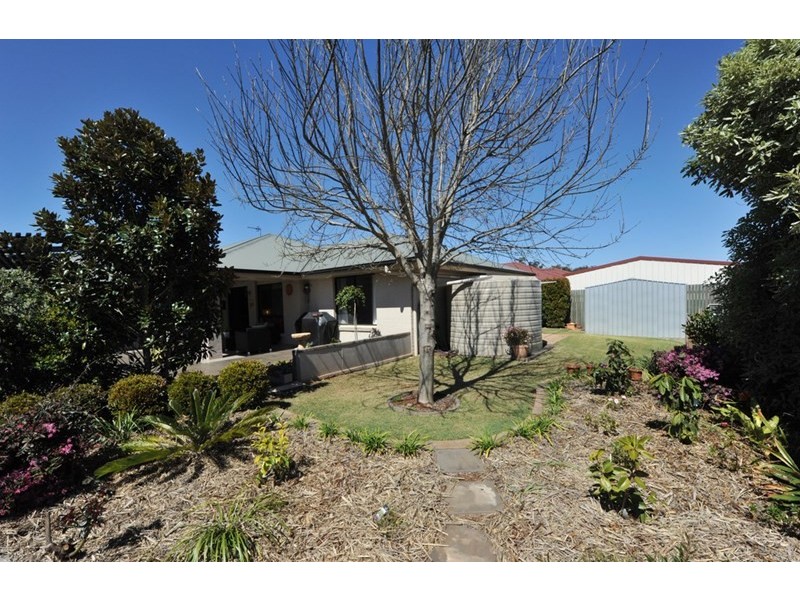 5 Weis Crescent, Middle Ridge QLD 4350