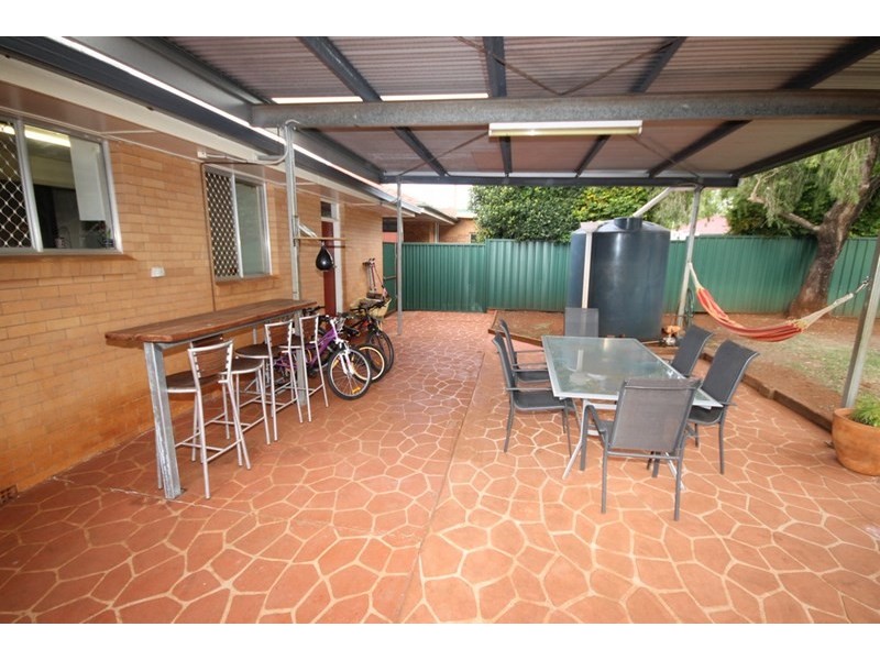 12 Shennan Street, Harristown QLD 4350