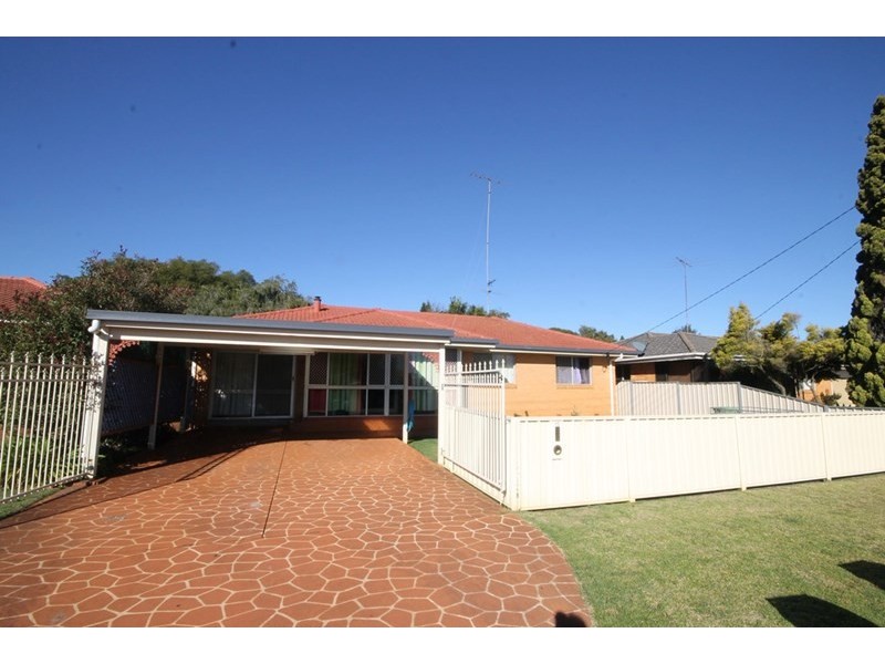 12 Shennan Street, Harristown QLD 4350