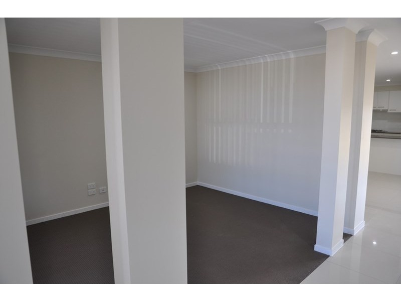 27 Cashmore Street, Wyreema QLD 4352