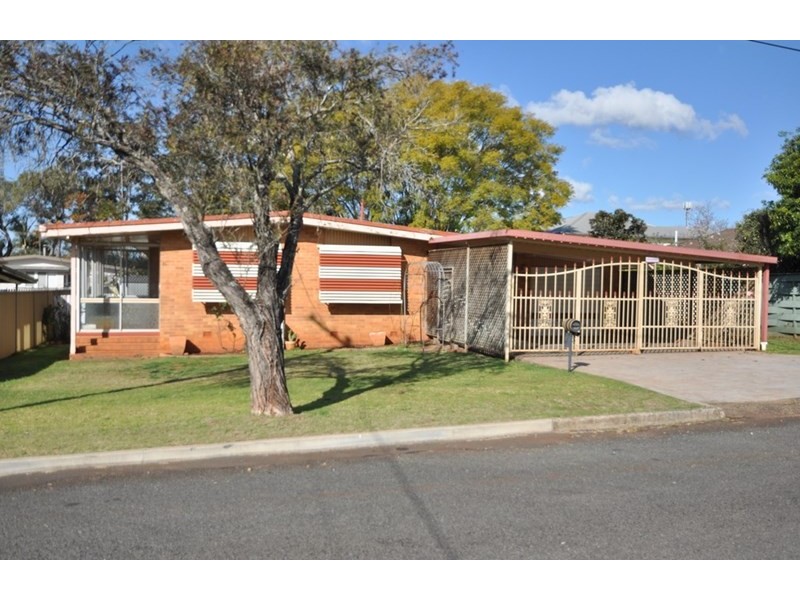 16 Leahy Street, Rockville QLD 4350