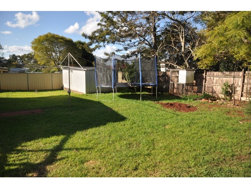 16 Leahy Street, Rockville QLD 4350