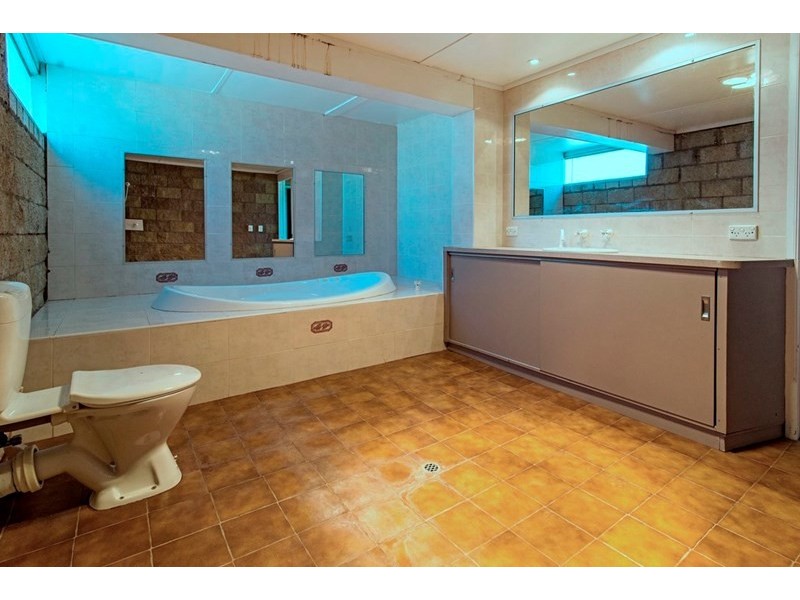 5 Jannuschs Road, Gowrie Mountain QLD 4350