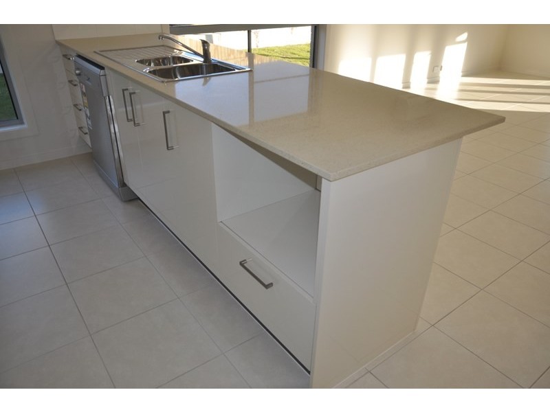 33 Westview Drive, Mount Kynoch QLD 4350