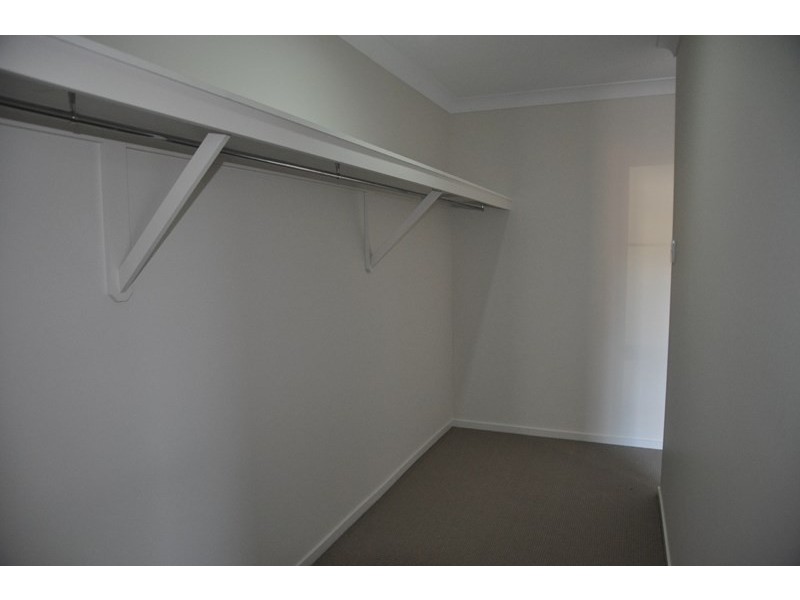 33 Westview Drive, Mount Kynoch QLD 4350