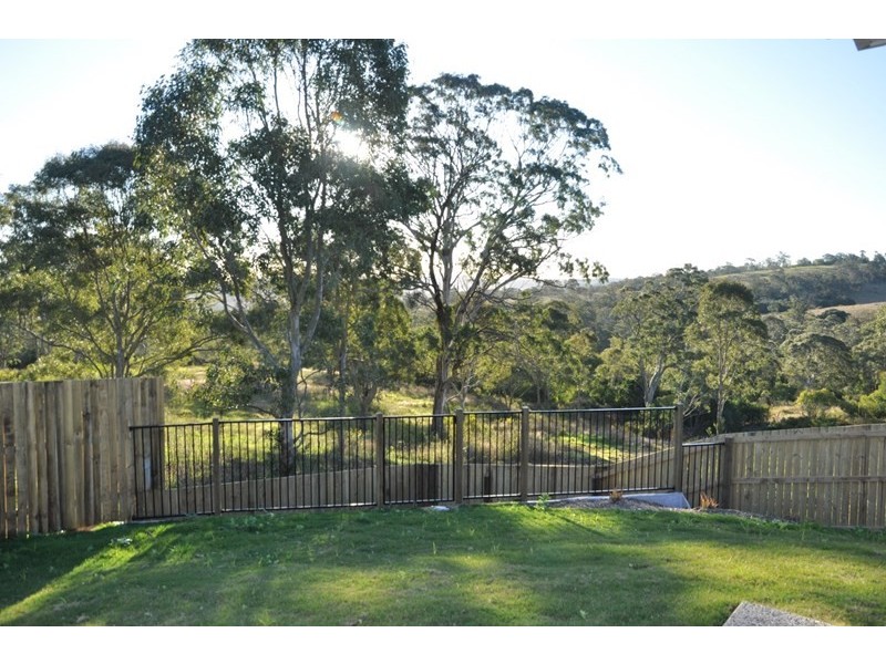 33 Westview Drive, Mount Kynoch QLD 4350