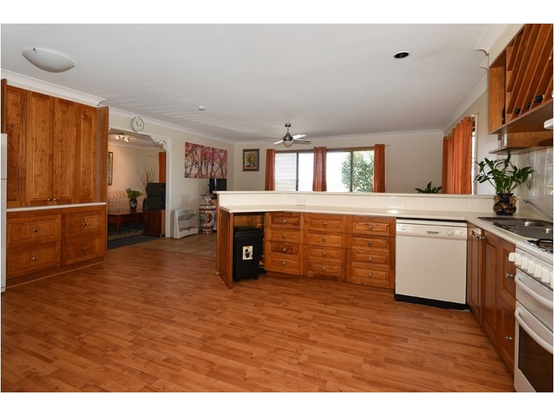 95 Glenvale Road, Newtown QLD 4350