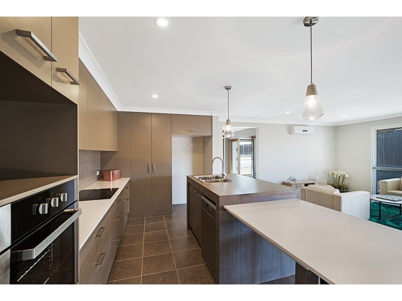 61 Sportsman Drive, Kleinton QLD 4352