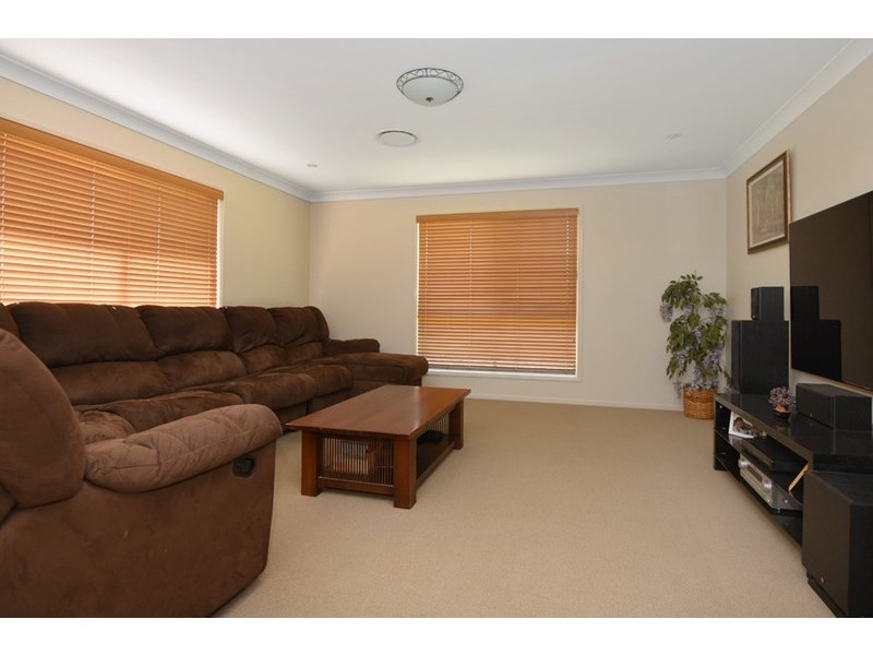 5 Powell Court, Highfields QLD 4352