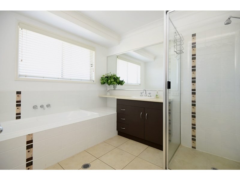 5 Powell Court, Highfields QLD 4352
