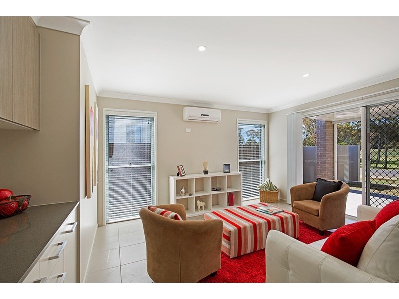 1/231a Mackenzie Street, Centenary Heights QLD 4350