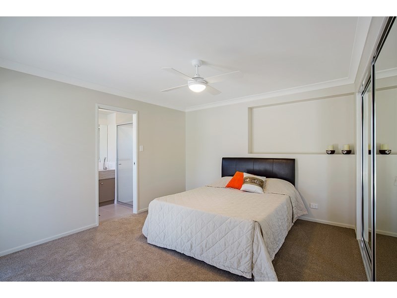 1/231a Mackenzie Street, Centenary Heights QLD 4350