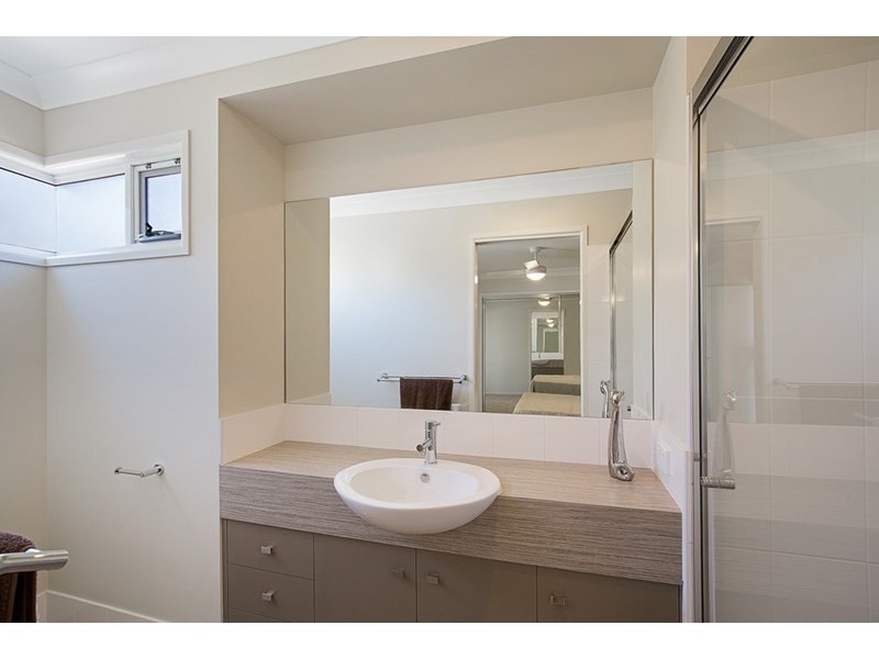 1/231a Mackenzie Street, Centenary Heights QLD 4350