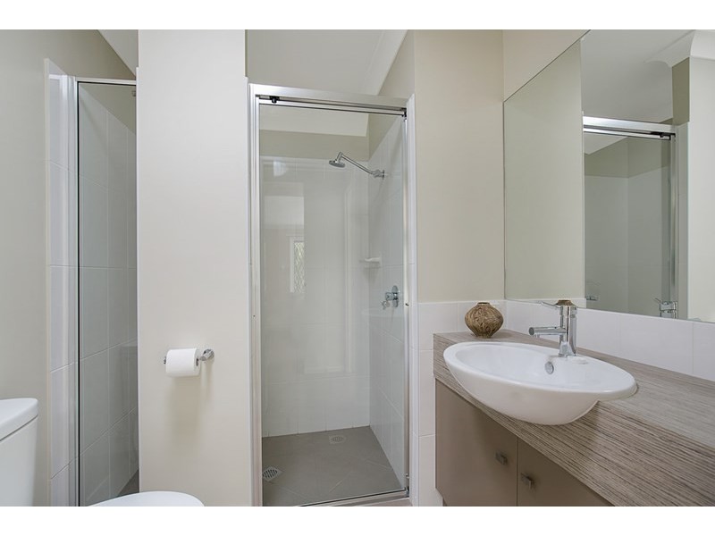 1/231a Mackenzie Street, Centenary Heights QLD 4350