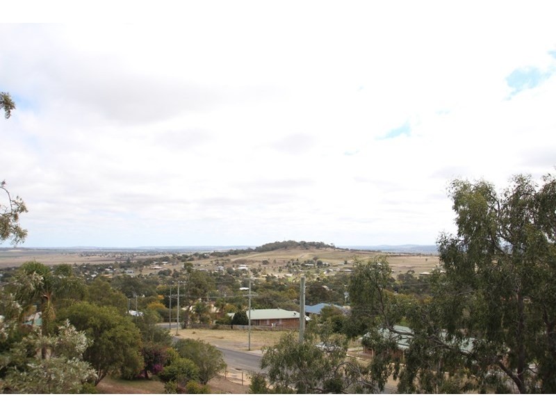 27 Emmanulla Drive, Kingsthorpe QLD 4400