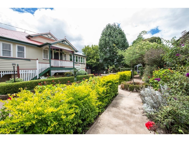 10 Gladstone Street, Newtown QLD 4350