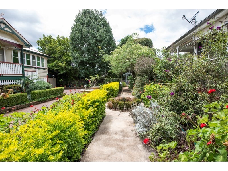 10 Gladstone Street, Newtown QLD 4350