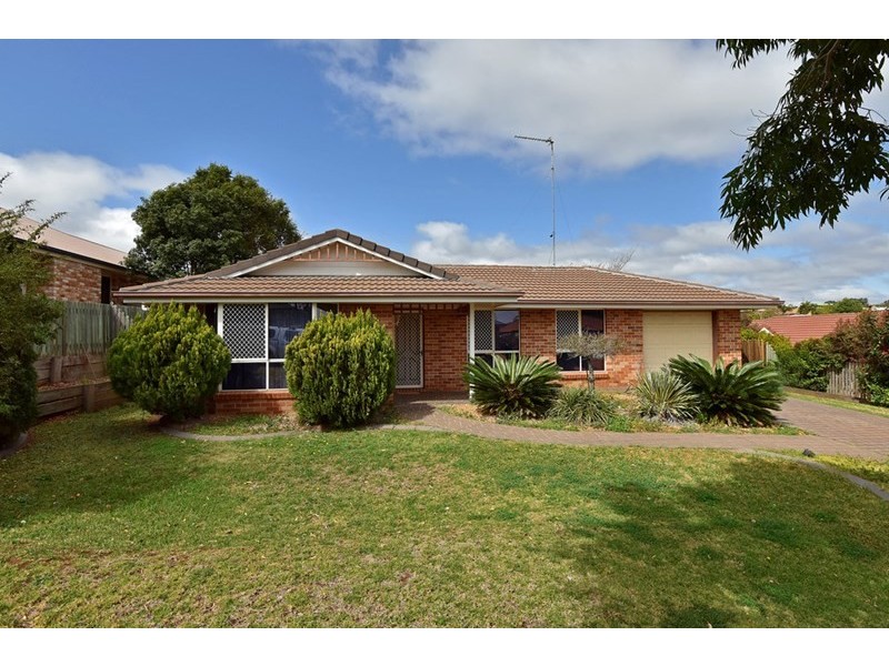 12 Kensington Court, Darling Heights QLD 4350