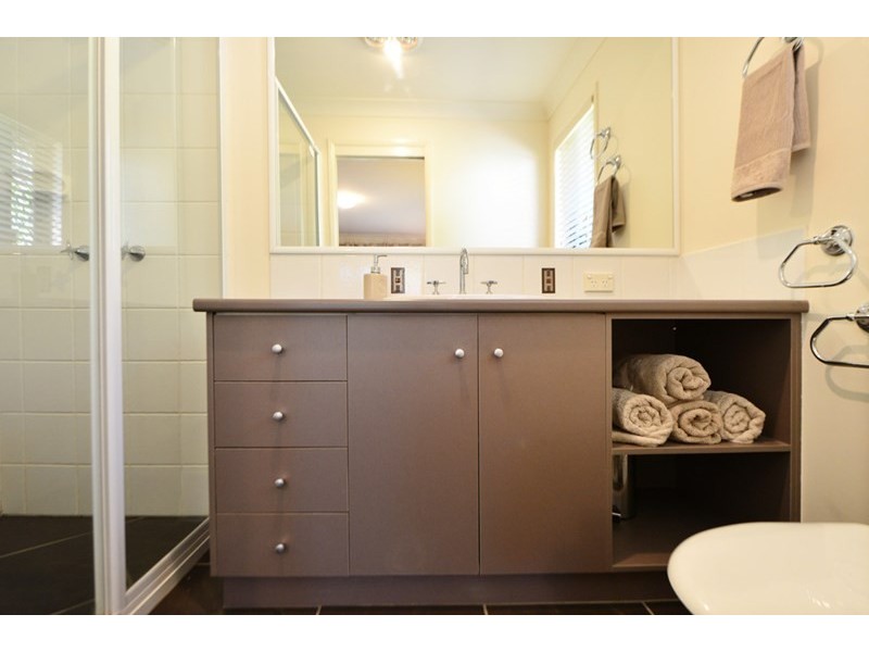 4 Holly Avenue, Highfields QLD 4352