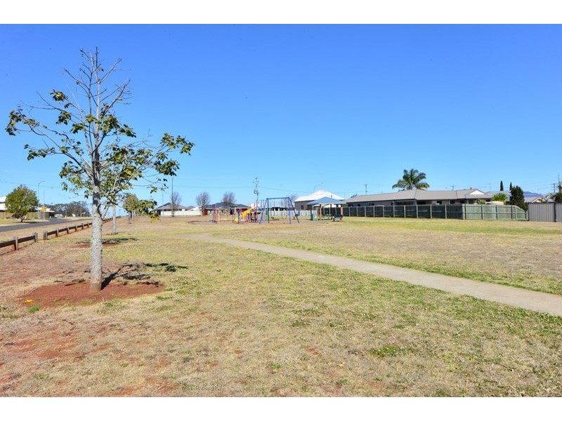 15 Gundry Court, Kearneys Spring QLD 4350