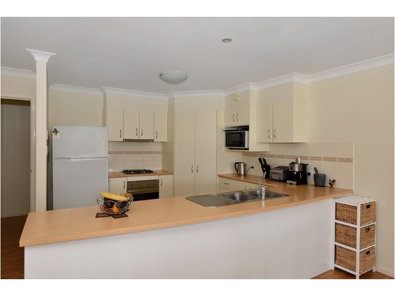 2 Deller Close, Middle Ridge QLD 4350