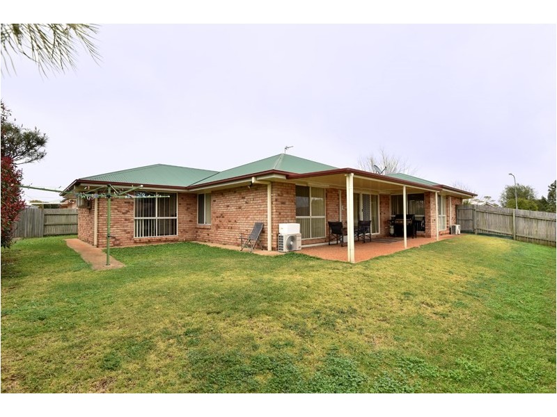2 Deller Close, Middle Ridge QLD 4350