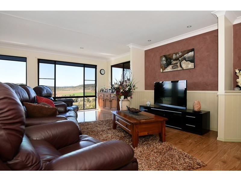 11 Lynda Court, Glencoe QLD 4352