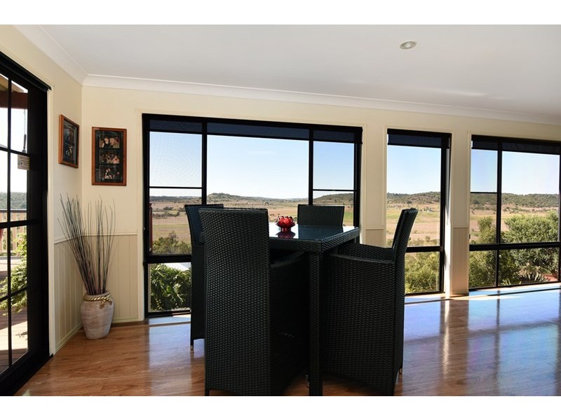 11 Lynda Court, Glencoe QLD 4352