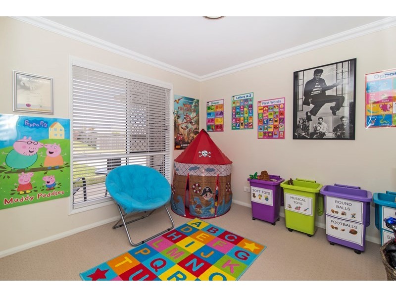 2 Wren Street, Highfields QLD 4352