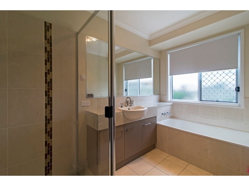 2 Wren Street, Highfields QLD 4352