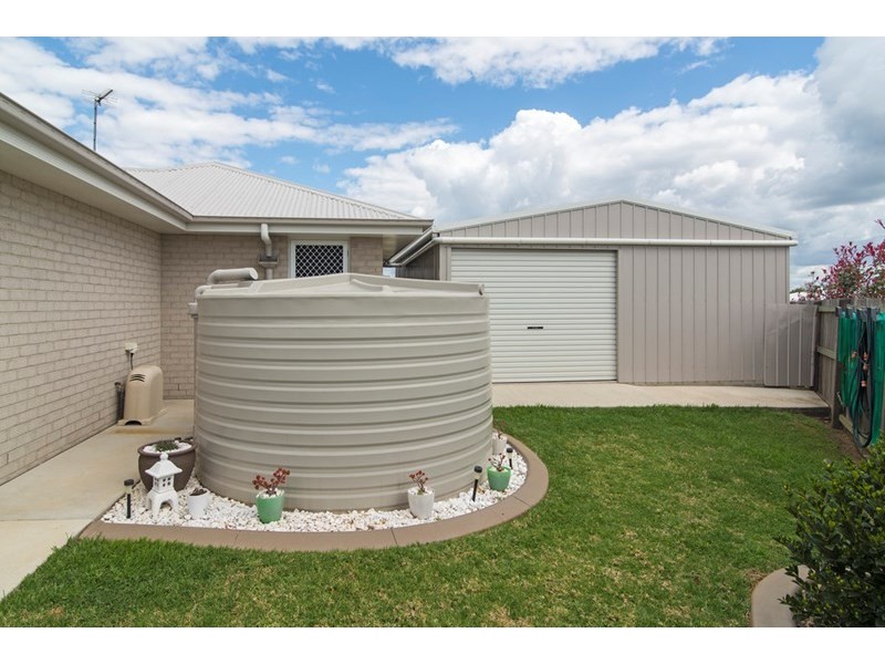 2 Wren Street, Highfields QLD 4352