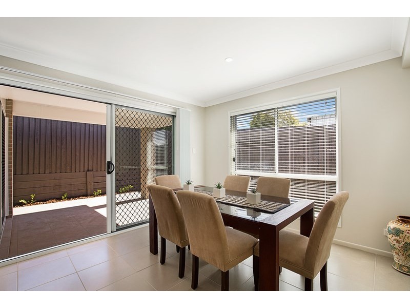 3/231a Mackenzie Street, Centenary Heights QLD 4350