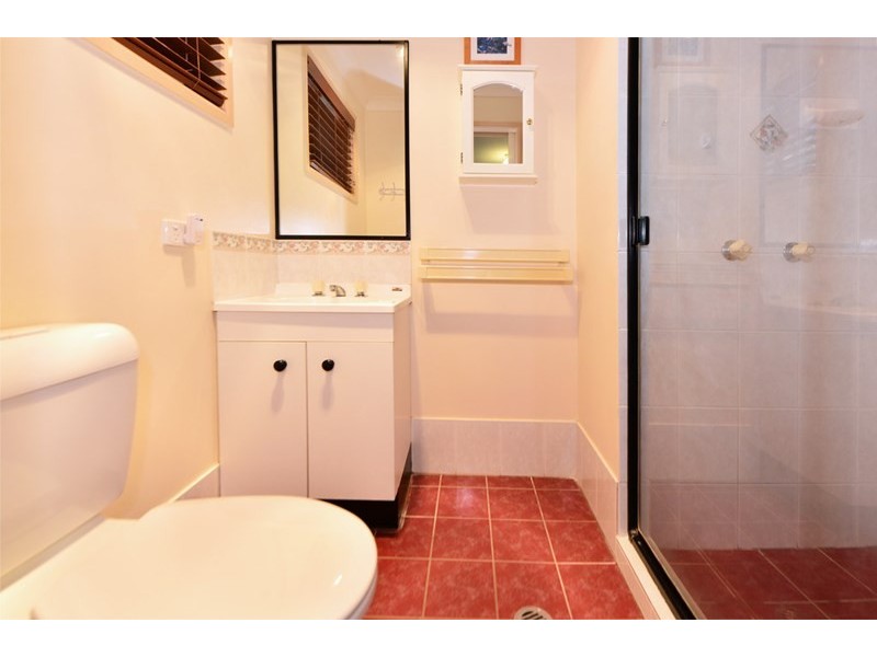 8 Prime Minister Drive, Middle Ridge QLD 4350