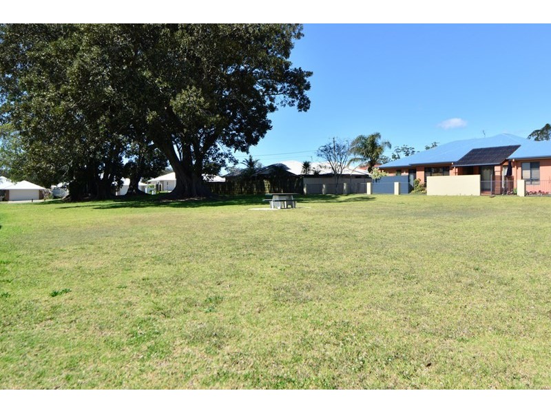 8 Prime Minister Drive, Middle Ridge QLD 4350