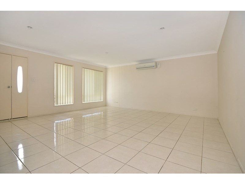 4 Cuttaburra Crescent, Glenvale QLD 4350