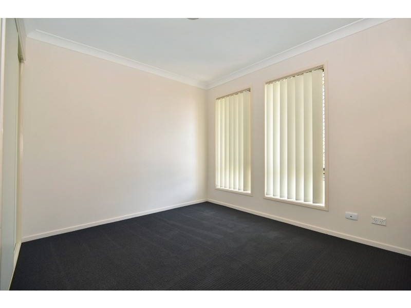 4 Cuttaburra Crescent, Glenvale QLD 4350