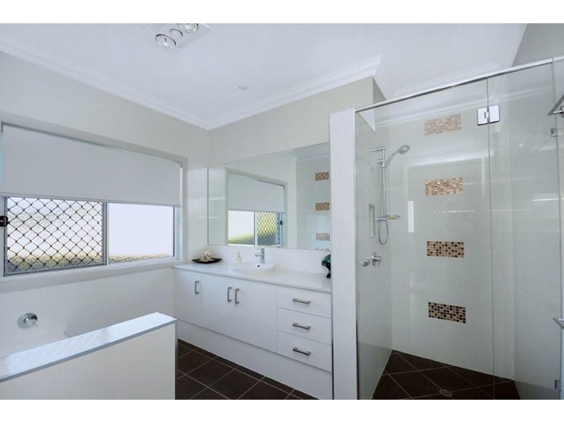 2 Colman Drive, Middle Ridge QLD 4350