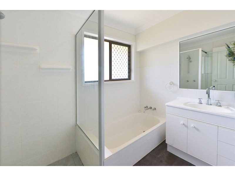 24 Horrocks Crescent, Kearneys Spring QLD 4350