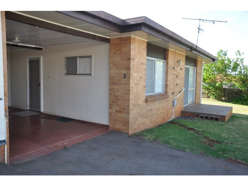 2/11 Rivett Street, South Toowoomba QLD 4350