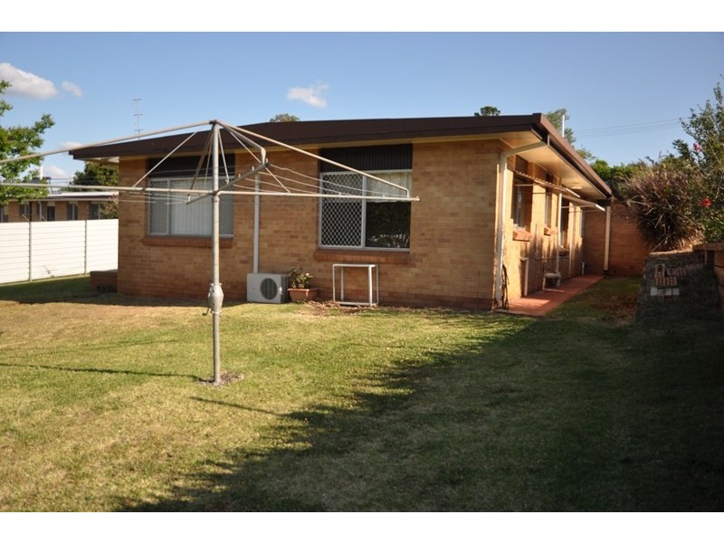 2/11 Rivett Street, South Toowoomba QLD 4350