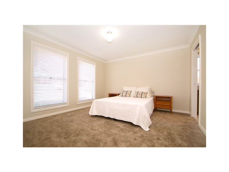 9 Saba Court, Middle Ridge QLD 4350