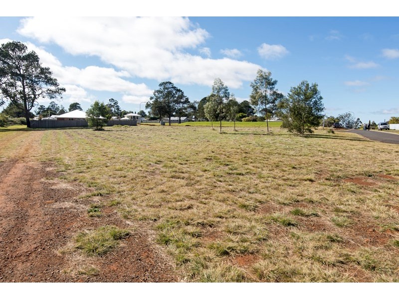 18 Eclipse Court, Highfields QLD 4352