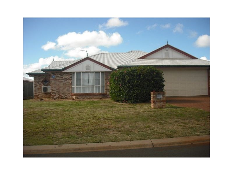 6 Winton Court, Middle Ridge QLD 4350