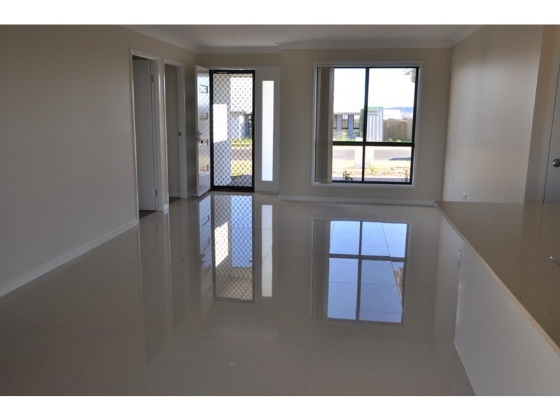 33 Tarcoola Street, Wyreema QLD 4352