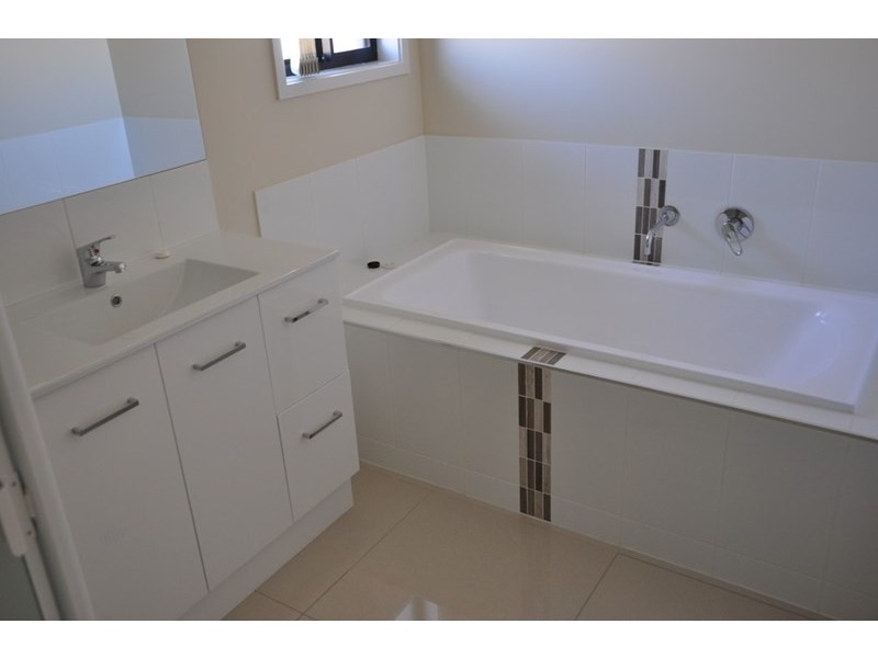 33 Tarcoola Street, Wyreema QLD 4352