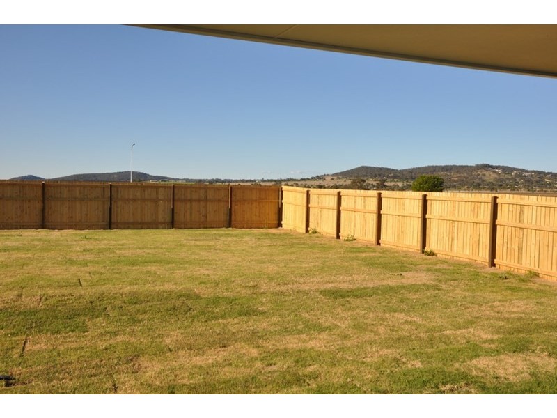 33 Tarcoola Street, Wyreema QLD 4352