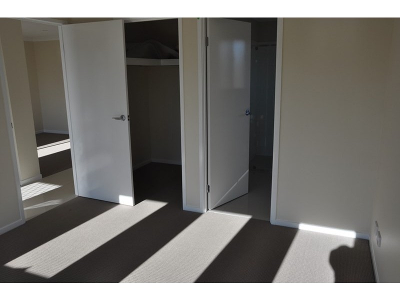 6 Kensei Street, Wyreema QLD 4352