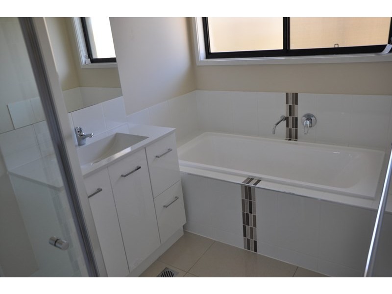 6 Kensei Street, Wyreema QLD 4352