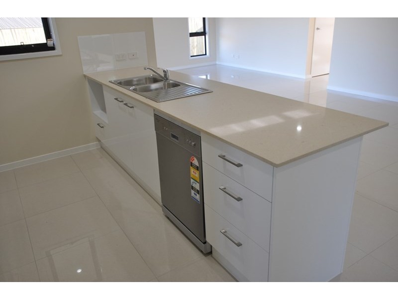 6 Kensei Street, Wyreema QLD 4352