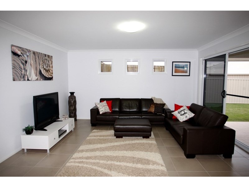 7 Brimblecombe Drive, Middle Ridge QLD 4350